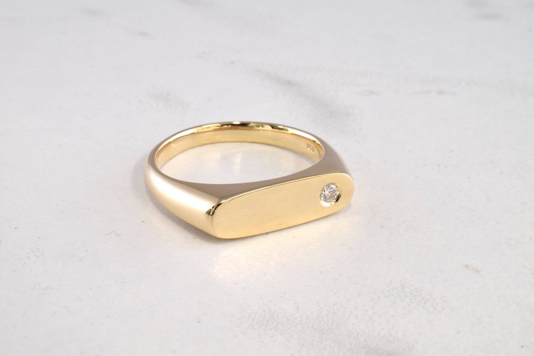 1102 Diamond Signet Ring